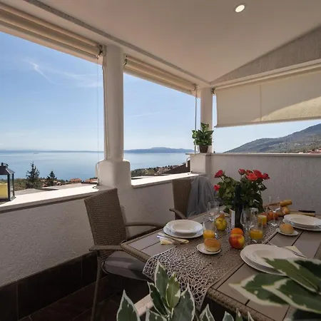 Apartmán Adriatic, Enio With Swimming Pool, Panoramic Sew View, Free Parking *