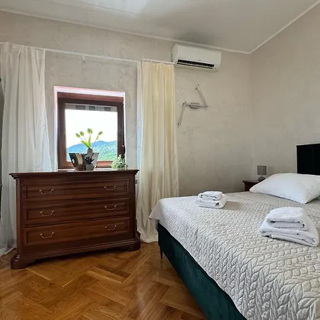Apartmán Adriatic, Enio With Swimming Pool, Panoramic Sew View, Free Parking *