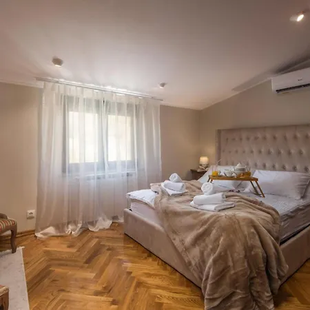 Apartment Adriatic, Enio With Swimming Pool, Panoramic Sew View, Free Parking