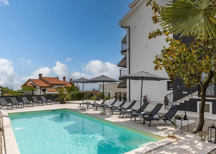 Adriatic, Enio With Swimming Pool, Panoramic Sew View, Free Parking アパート *